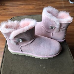Women’s brand new Uggs